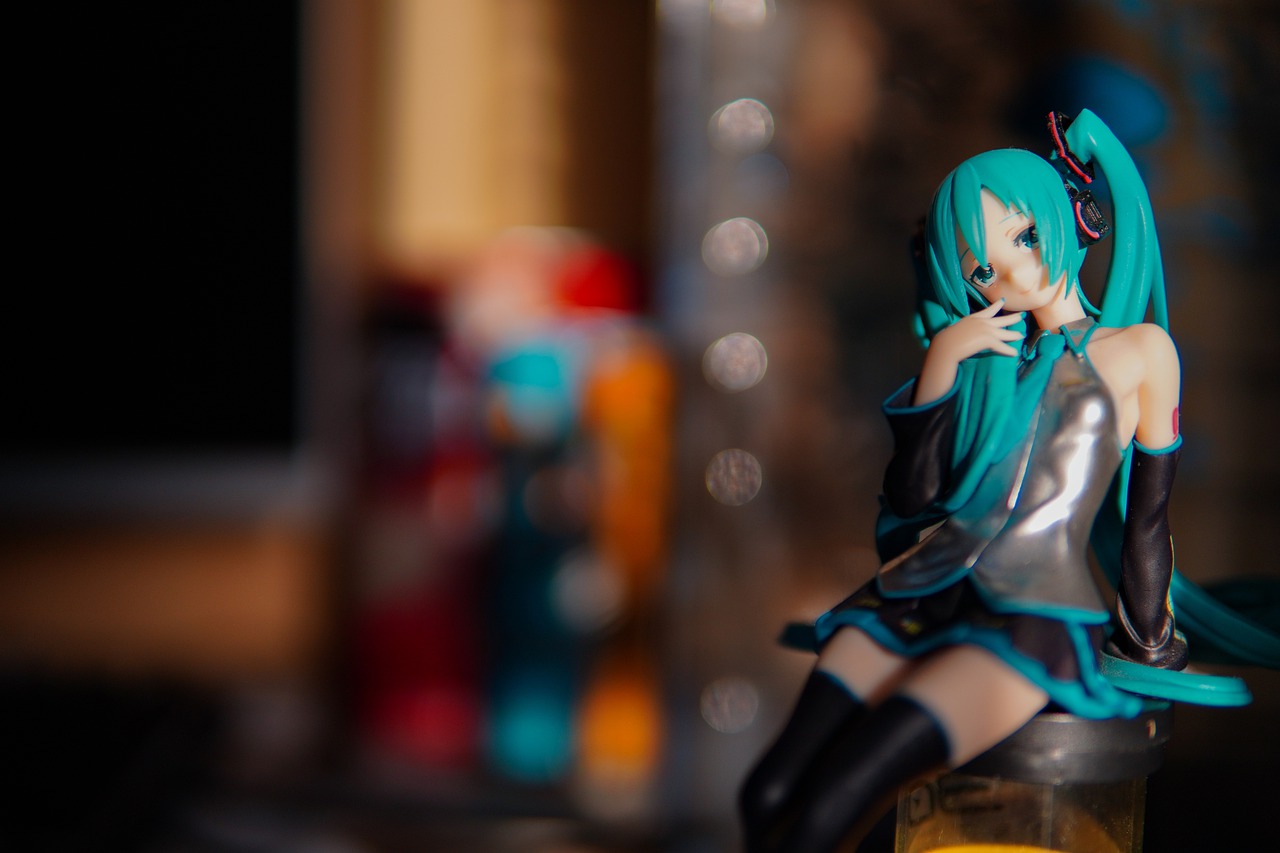 Miku Hatsune plastic figure